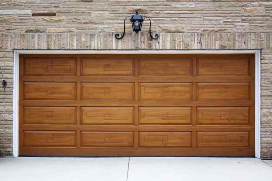 GARAGE DOORS AND MOTORS