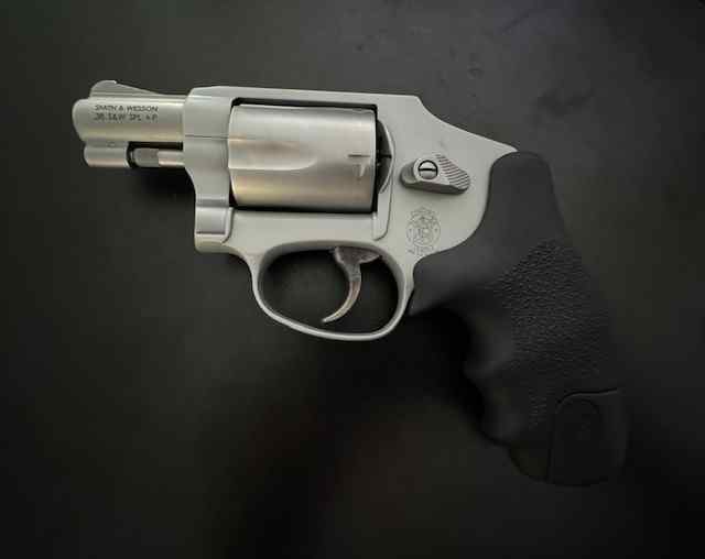 Smith &amp; Wesson 642 .38 S&amp;W SPL +P Airweight Hogue