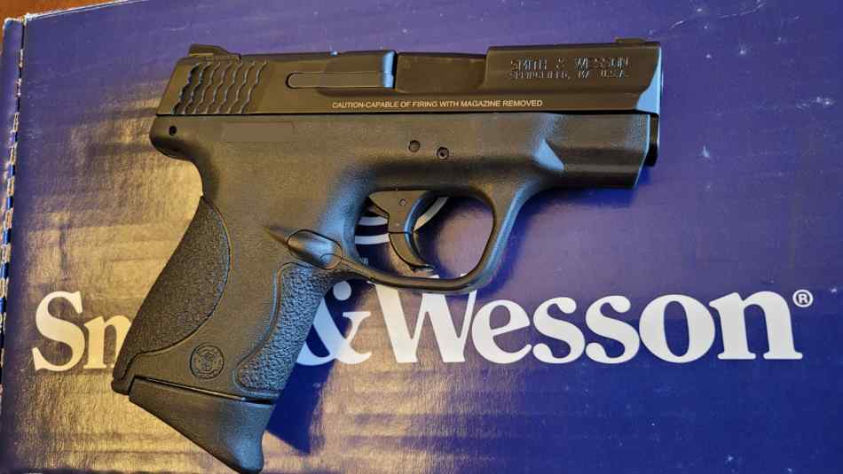 Smith &amp; Wesson M&amp;P 9 Shield 9mm