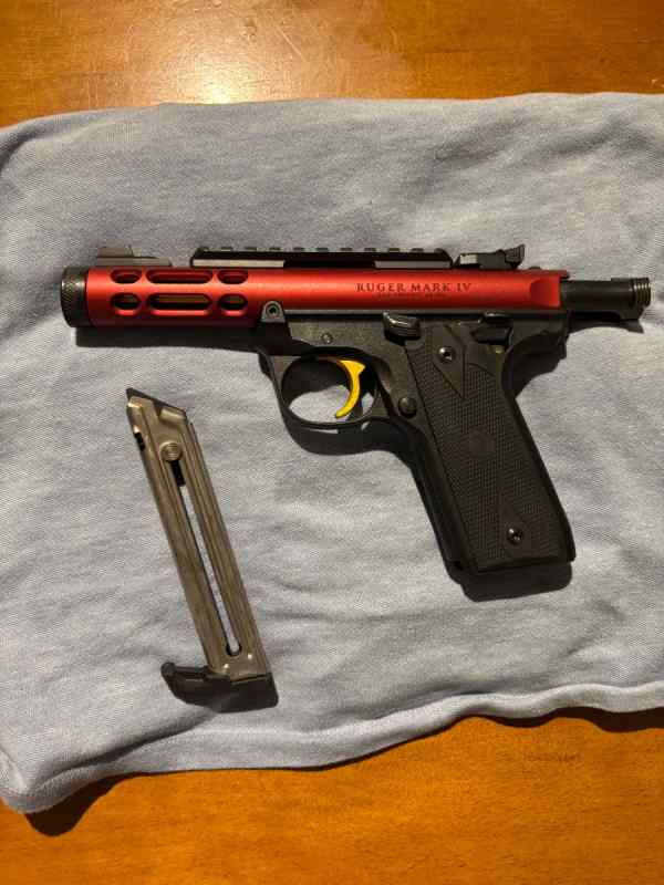 Ruger Mark IV 22/45 Lite Red/Gold