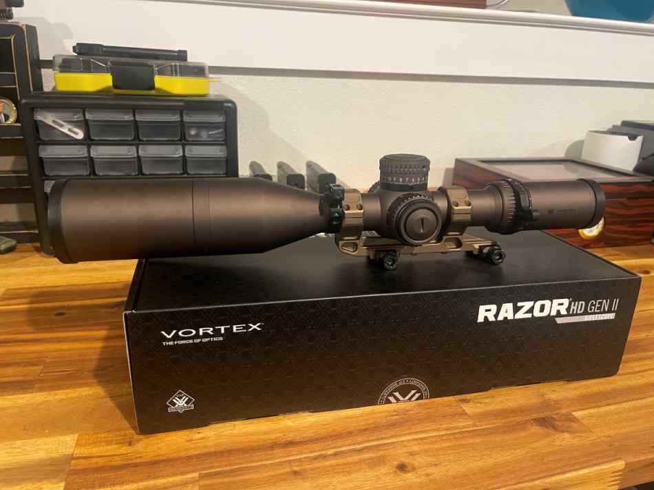 Razor HD Gen II 4.5-27x56 FFP with Geissele Mount