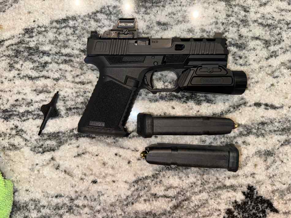 Gucci Glock 19 Gen 3 at up