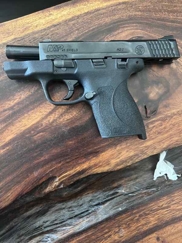 Smith and Wesson M&amp;P Shield .45 Auto