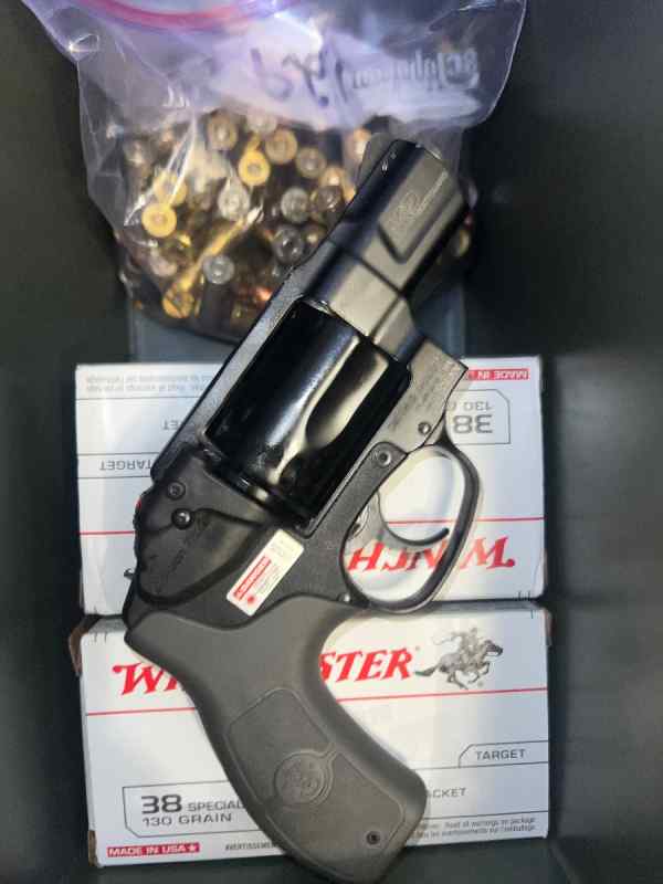 Smith&amp;Wesson 38 snub nose