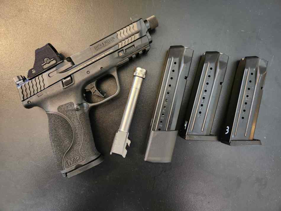 Smith &amp; Wesson M&amp;P 9 M2.0 Threaded Barrel Package