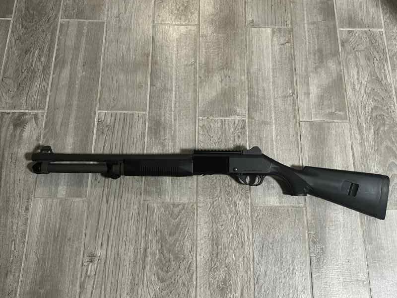 Benelli M1014/M4