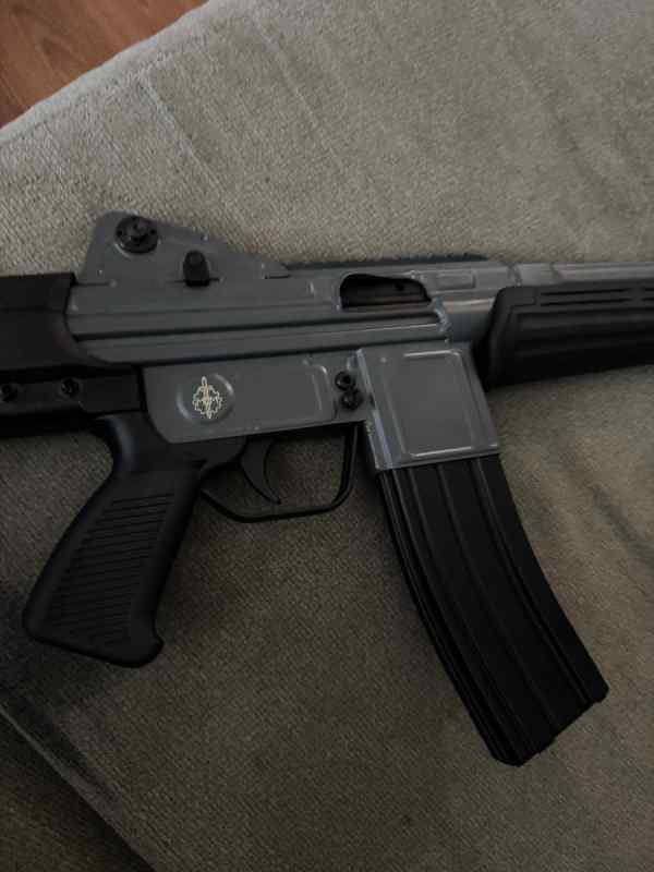 .556 CETME combat rifle 
