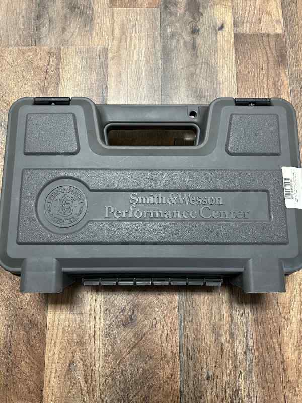 Smith &amp; Wesson 9mm