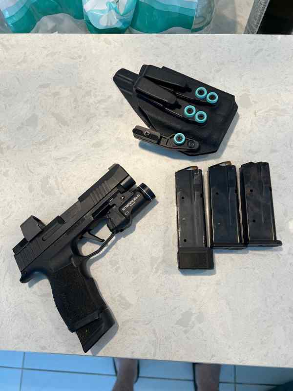 Sig Sauer P365 XL 4 Mags, TRL7 Sub, Romeo Zero