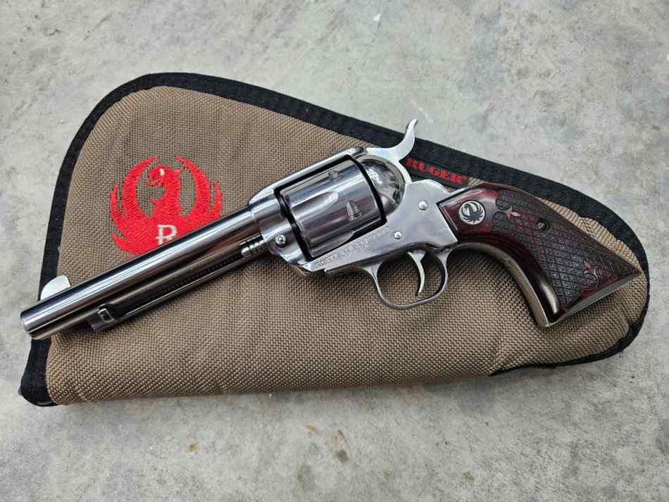 Ruger Vaquero Stainless 5.5&quot; Revolver 6 RD 357 Mag