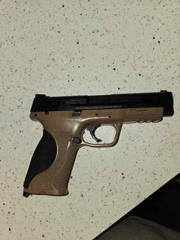 Smith and Wesson M&amp;P 2.0 .45ACP