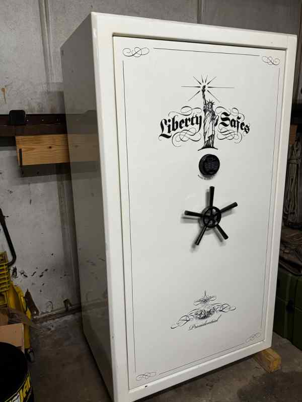 Liberty Presidential Safe 