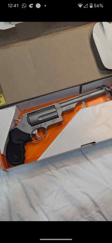 ***LIKE NEW TAURUS JUDGE MAGNUM***