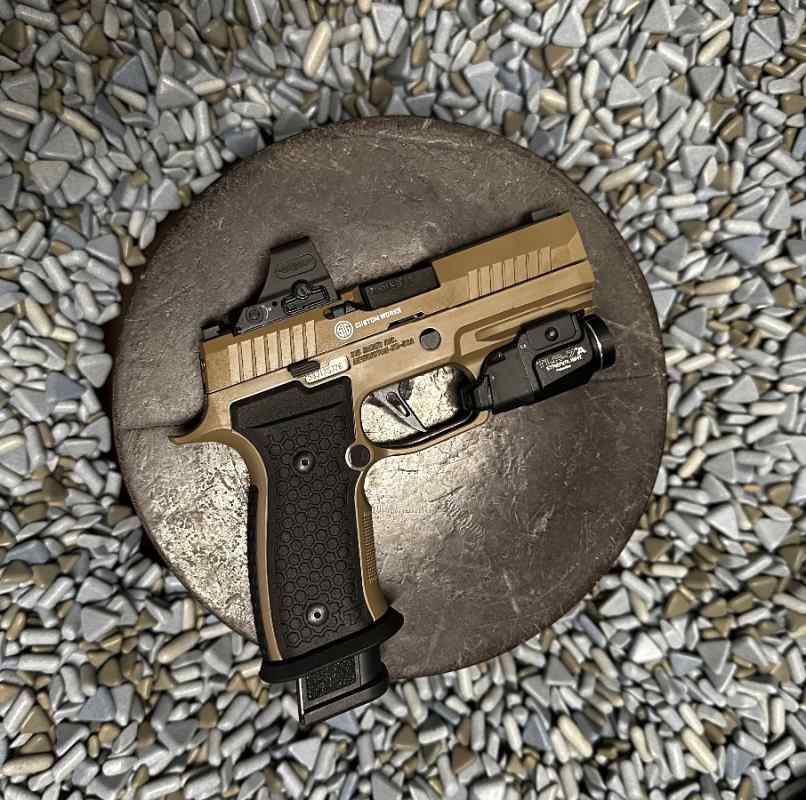 All metal Sig scorpion p320