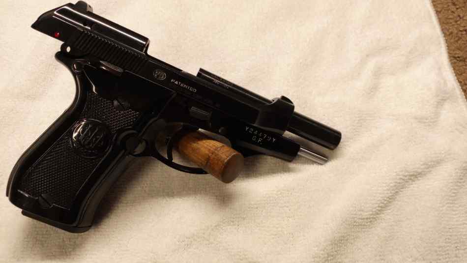 Beretta 380-1.jpg