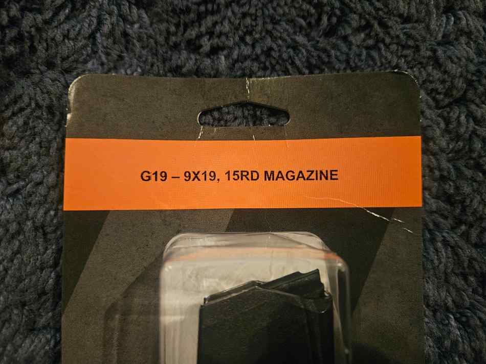 G19 unused 15rd oem magazines (2)