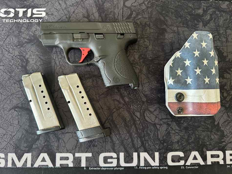 Smith and Wesson M&amp;P Shield 9mm