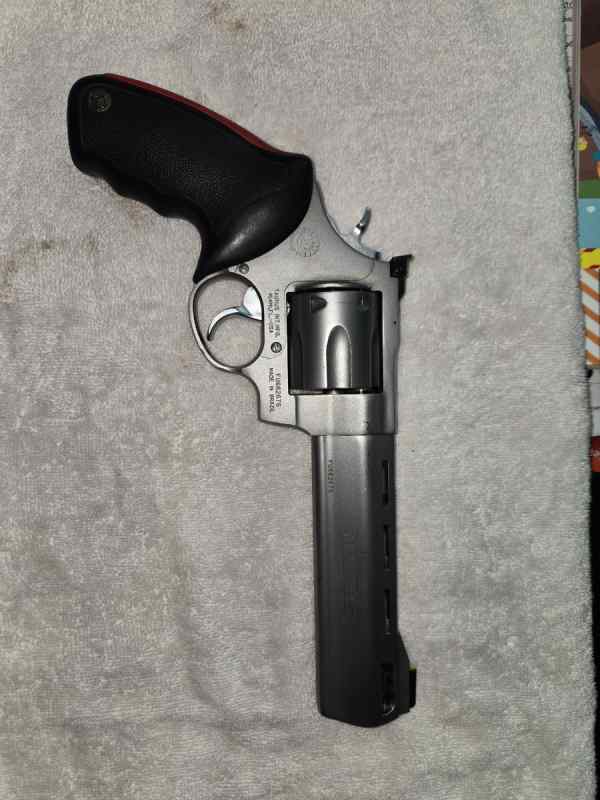 Taurus raging bull 44mag