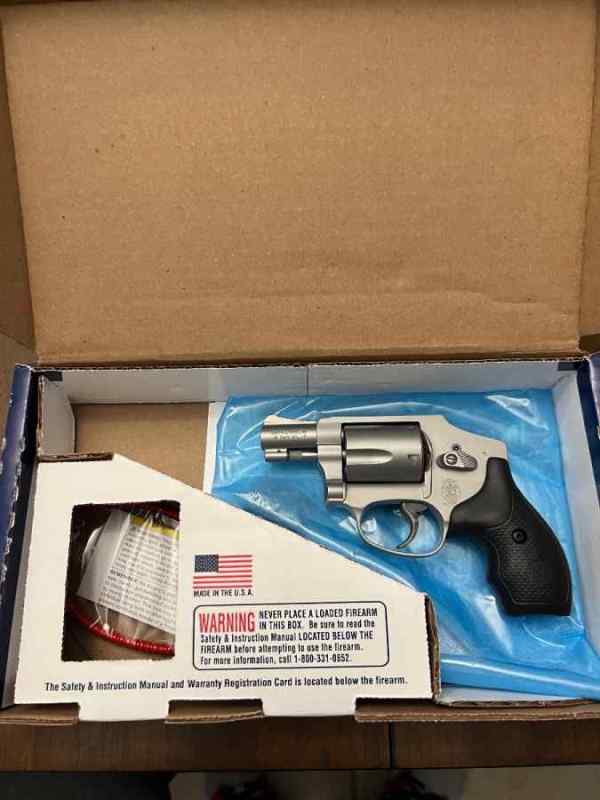 NEW S&amp;W 642 