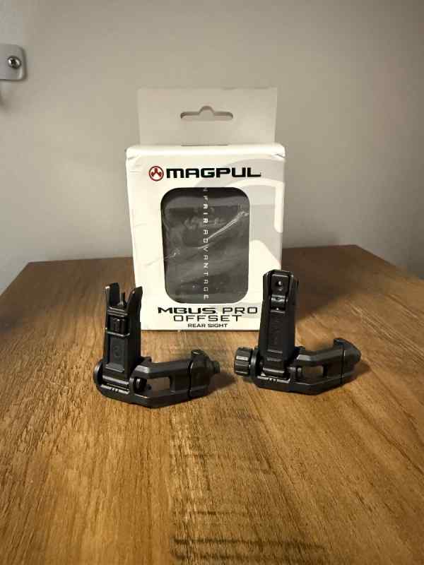 Magpul MBUS Pro Offset Front and Rear Flip up