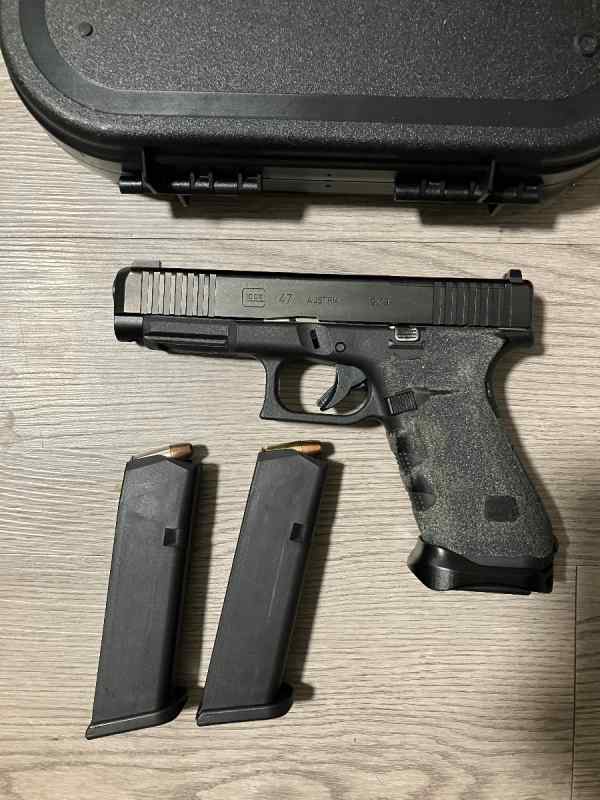 Glock 47 almost new with night sights