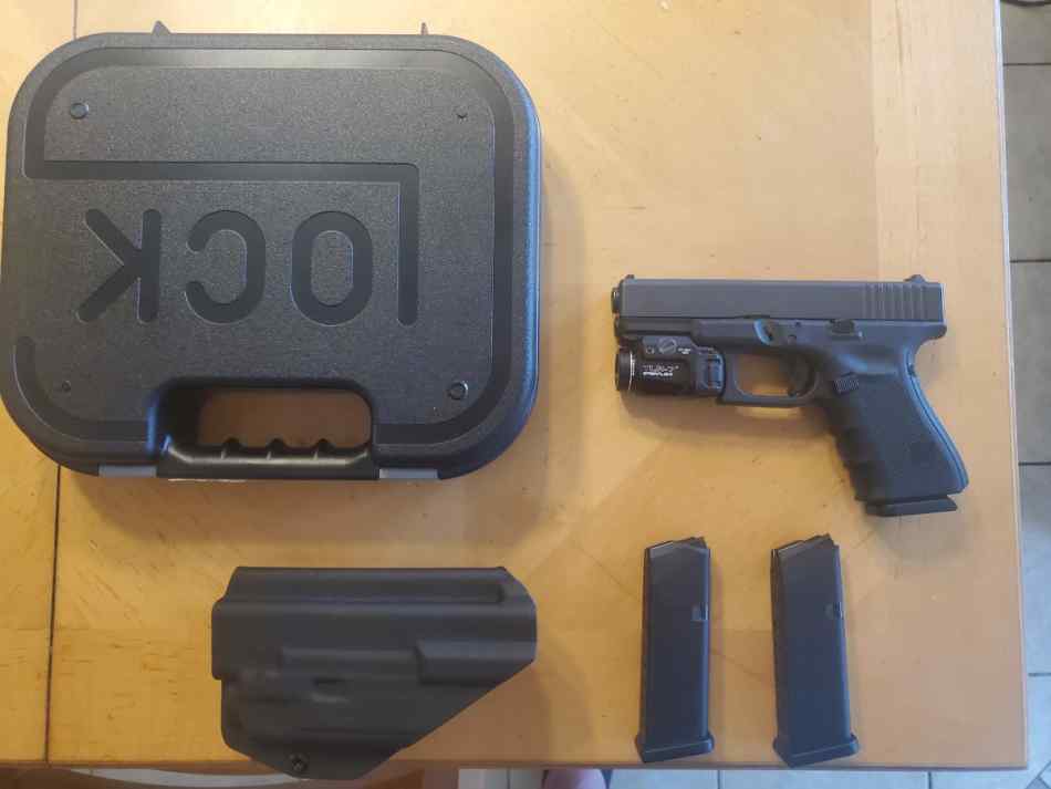 G19 Gen 4 9mm pic 1.jpg