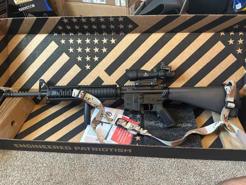 FN Military Collector M16