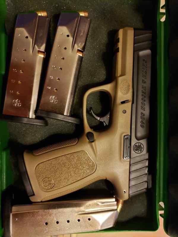 Smith &amp; Wesson SD40, 6 MAGS and 1000 rds of ammo