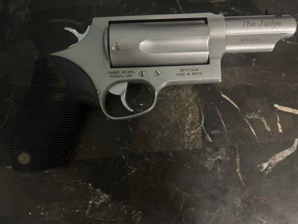 Taurus judge magnum 3inch chamber 