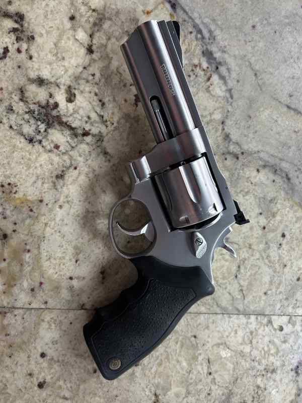 Taurus 44 4&quot; Ported 44mag Revolver