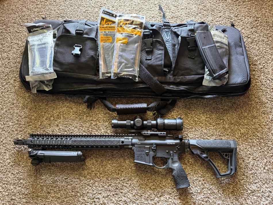 Brand New Daniel Defense DDM4v9 AR15 with Extras