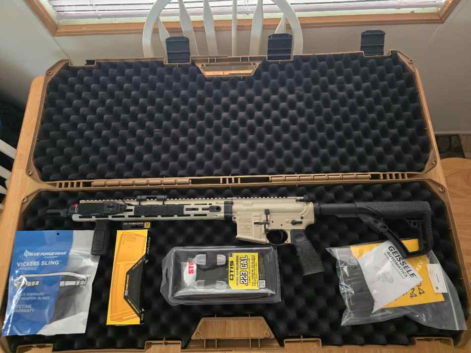 Daniel Defense Limited Series Desert Sage DDM4 V7 