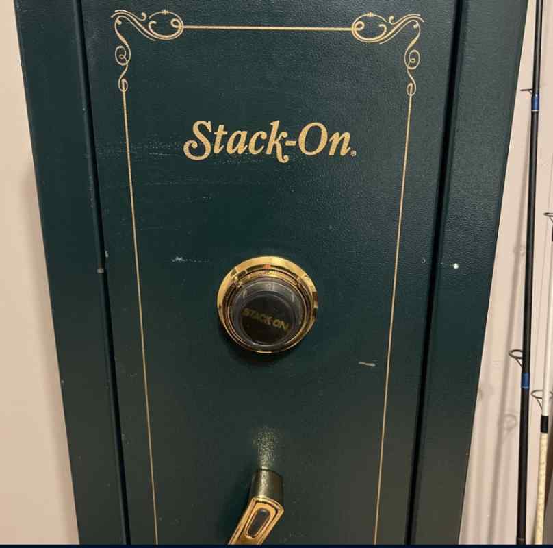 Stack on gun safe