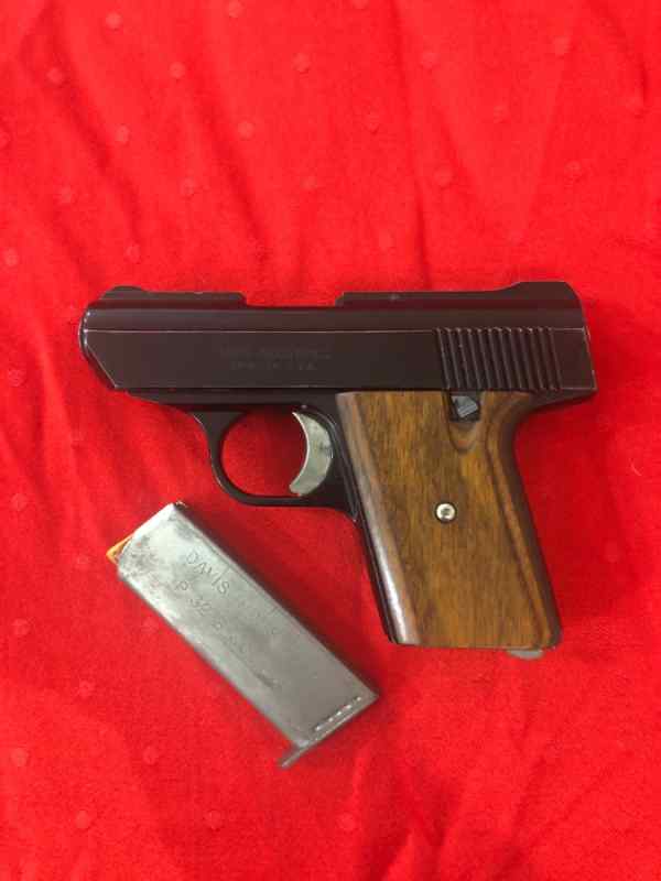 Davis P-32 .32acp Semi Auto Pistol, Wood grips