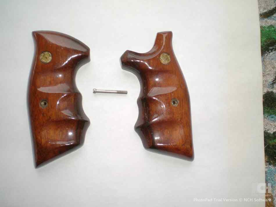 Smith &amp; Wesson Combat Stocks Smooth Goncalo Alves 