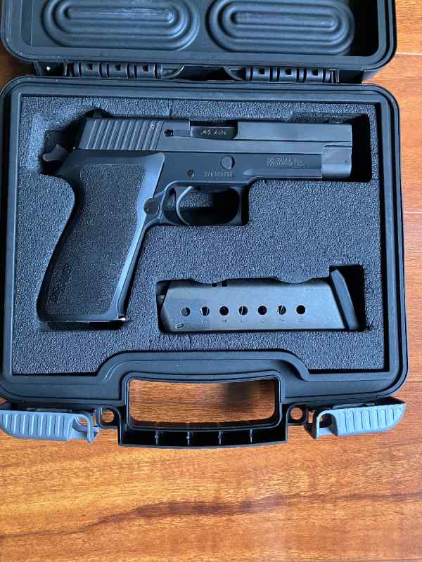 SIG P220 45 Auto ACP Orig Box 2 Mags P 220 220R