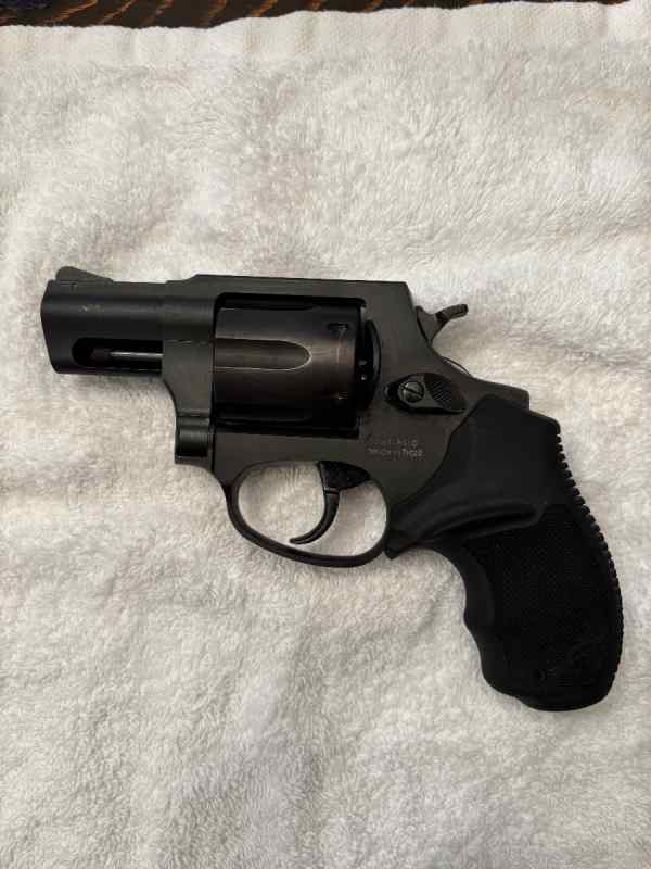 Taurus 856 .38 Special 