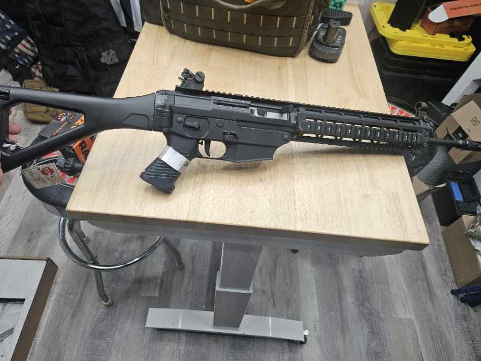 sig556r-3.jpg