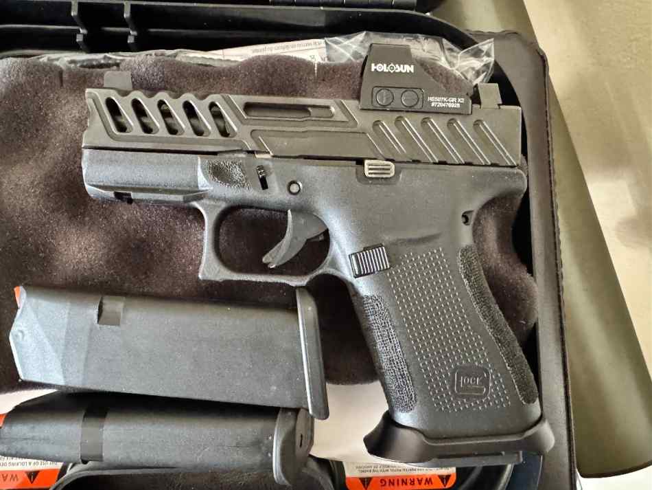 LIKE NEW Full customized Glock 43x