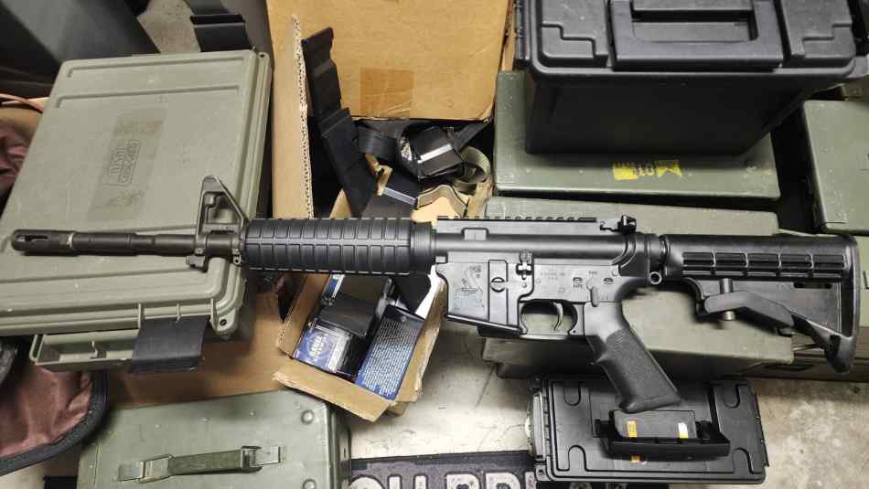 PRICE DROP Bushmaster Ar15 16&quot;