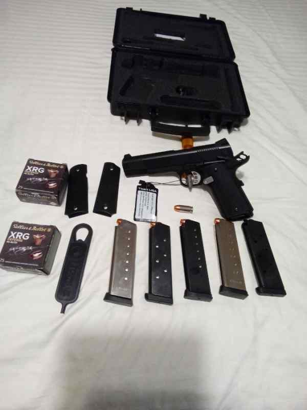 For sale Full Tisas 1911  45 acp