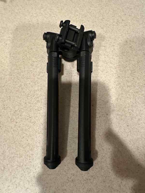 Magpul bipod for 1913 pic rail 