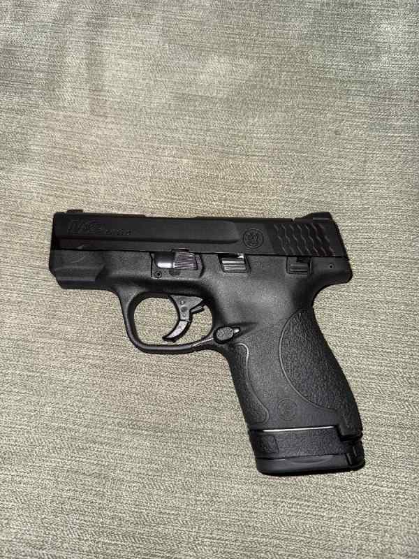 Smith &amp;Wesson M&amp;P 9 Shield