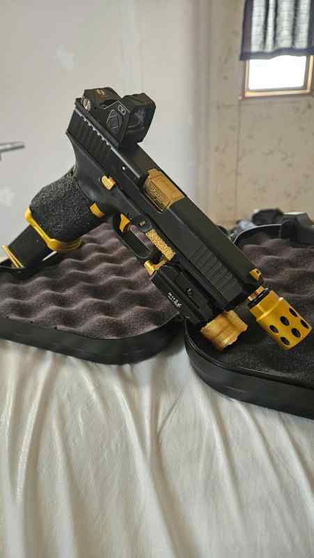 Custom Glock 17 Gen 5.  G17