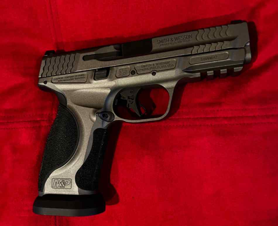 Smith and Wesson M&amp;P 2.0 Metal 4.25