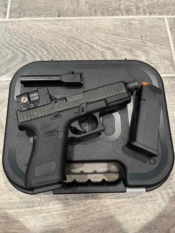 B&amp;T Cut Glock 19 with Acro P2