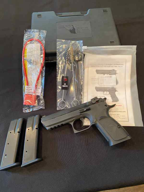 MAGNUM RESEARCH &quot;BABY&quot; EAGLE 45ACP