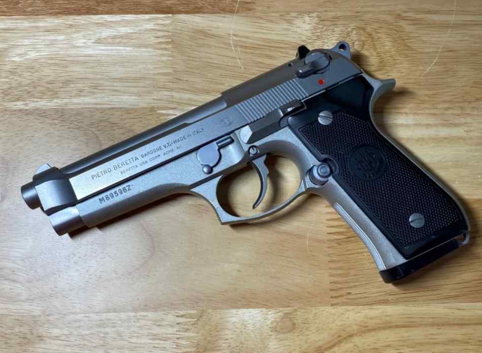 Beretta 92FS Inox 9mm 