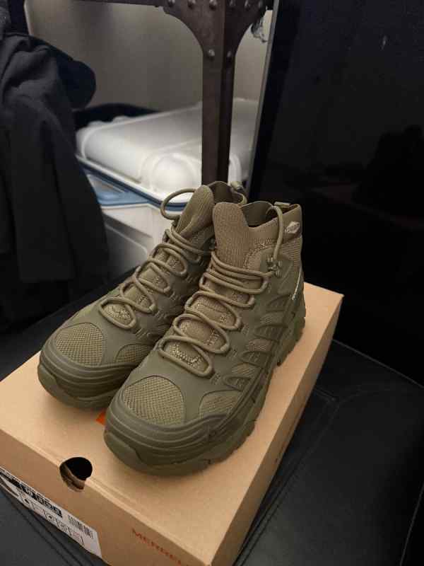 NIB Merrell Moab Velocity Boots