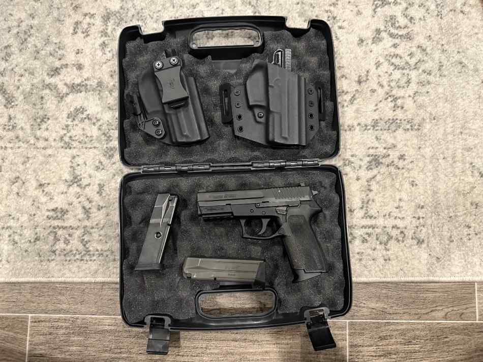 Sig SP2022 w/ Holsters